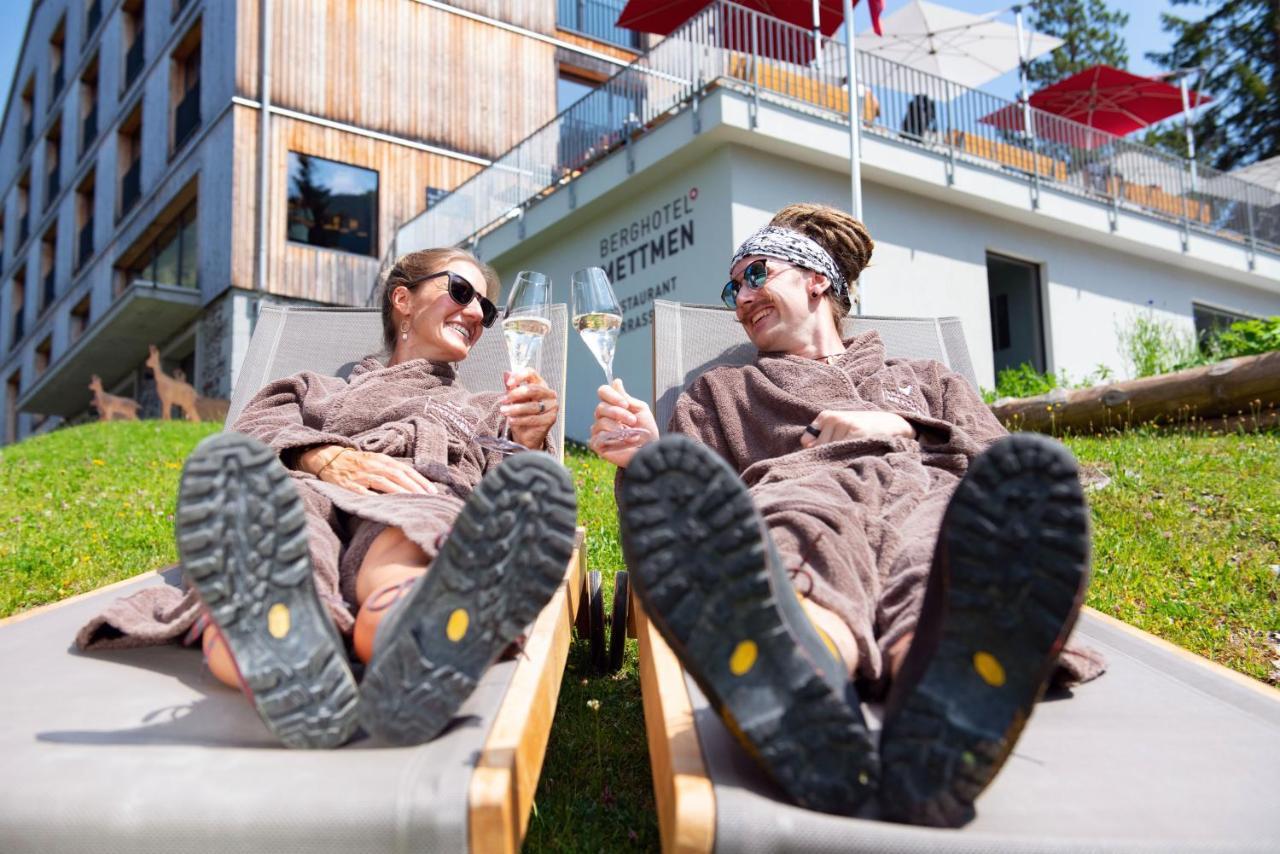 Berghotel Mettmen Schwanden  Екстер'єр фото